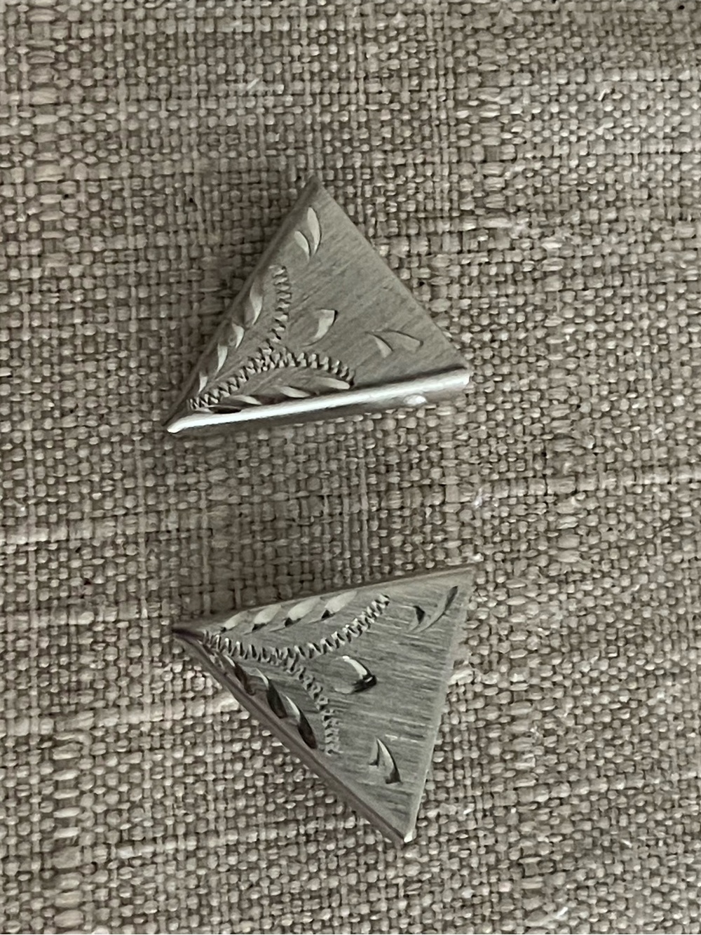 Hand-Engraved Triangle Silver Button - Picture 7 of 8